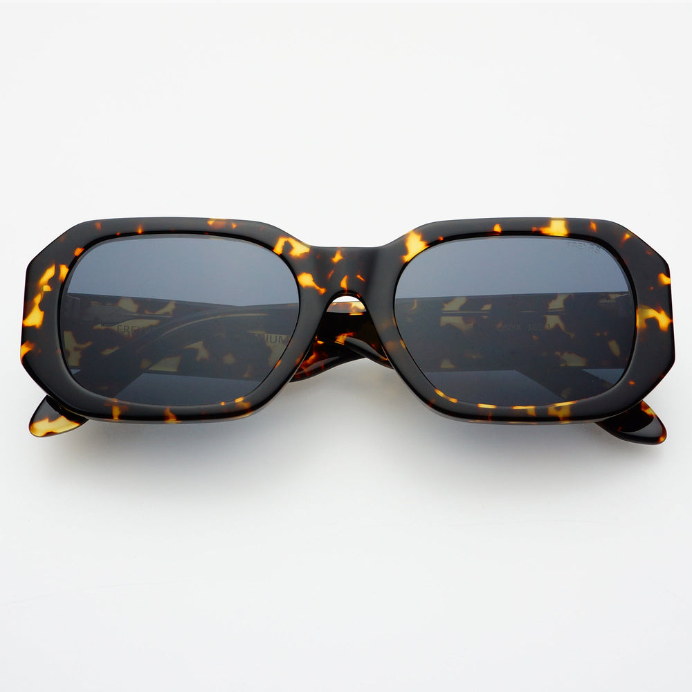 
                  
                    Onyx
                  
                