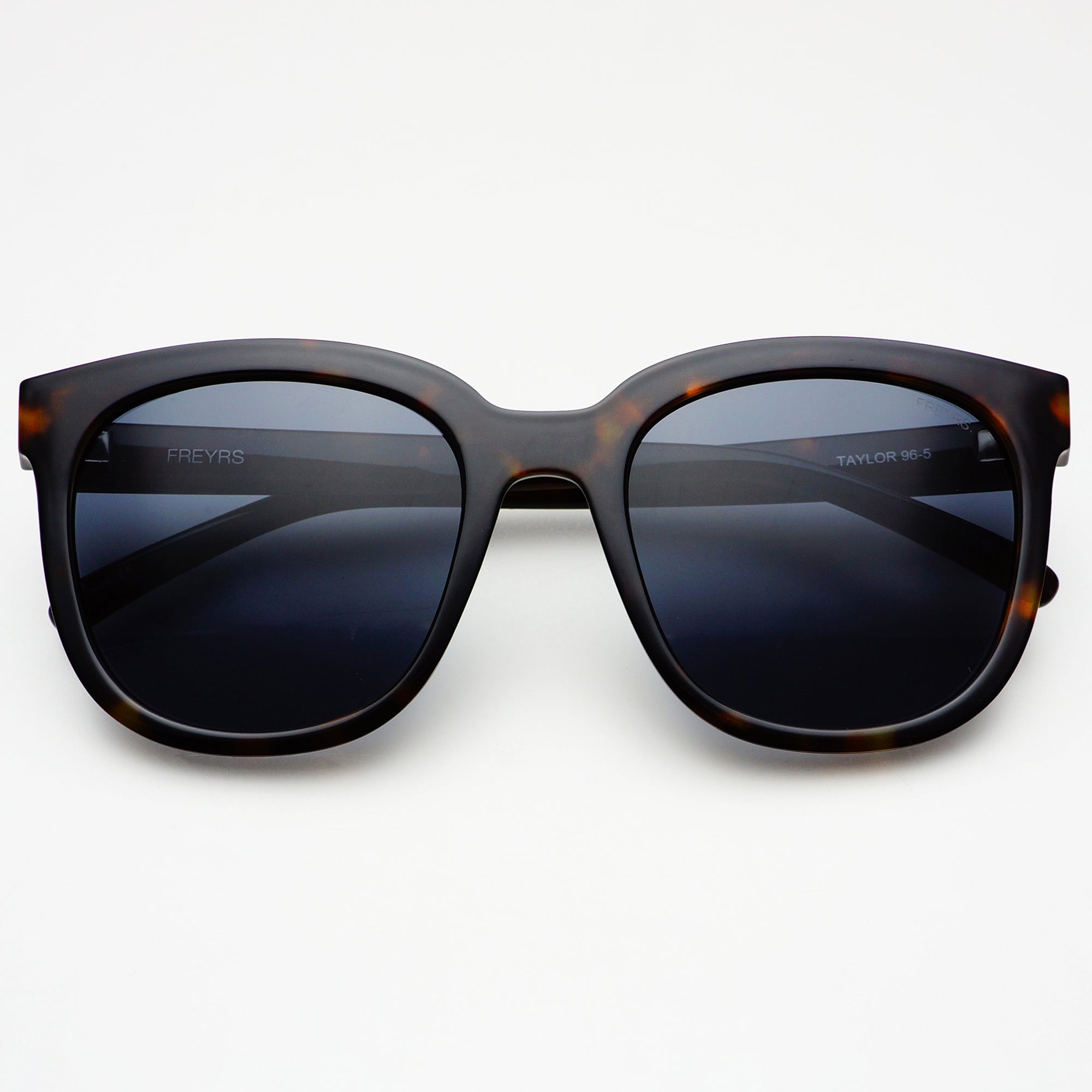 洋書　ジョージ・ダグラス・テイラー Taylor Square Oversized Womens Sunglasses in Black by FREYRS Eyewear