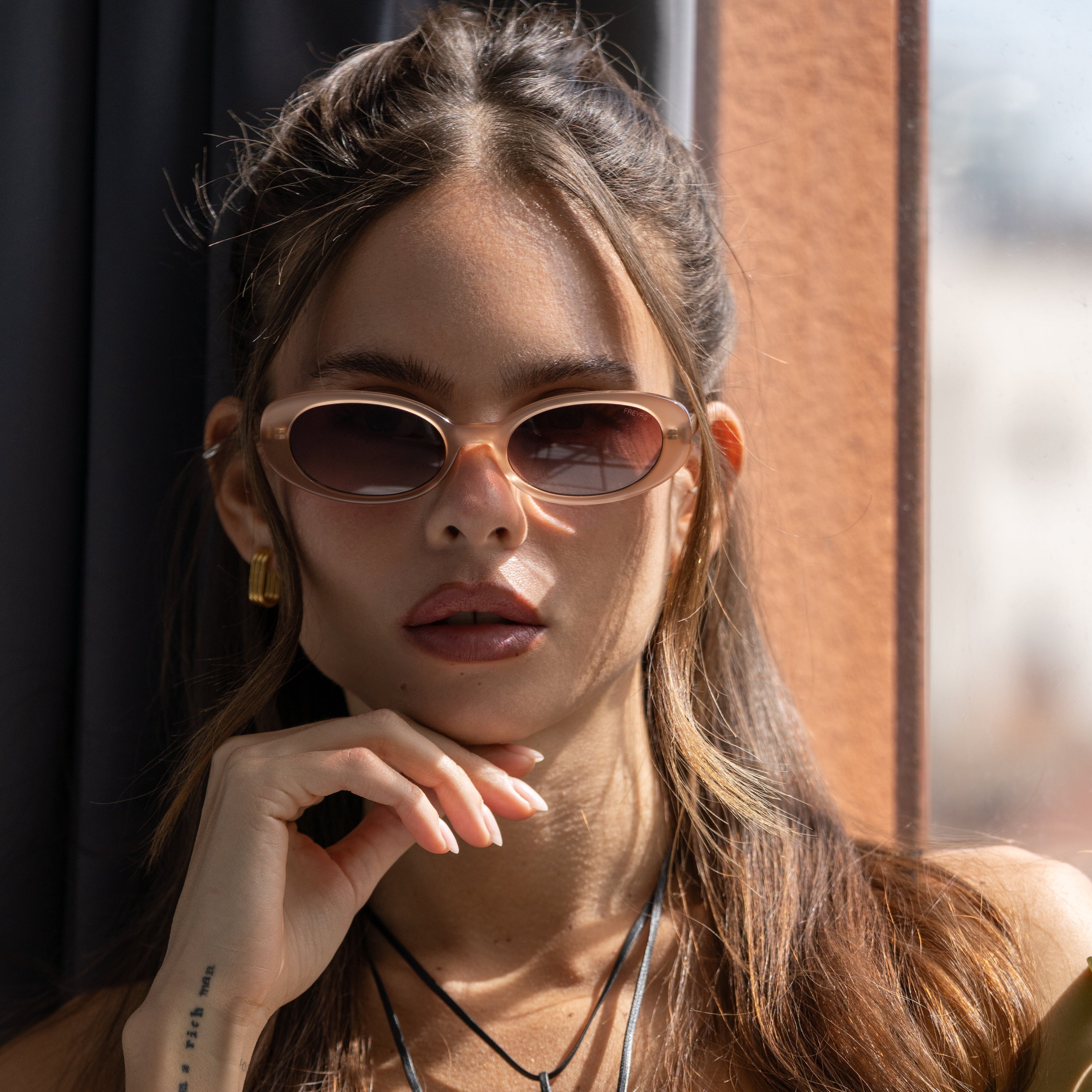 Mimi Womens Fashion Oval Sunglasses
